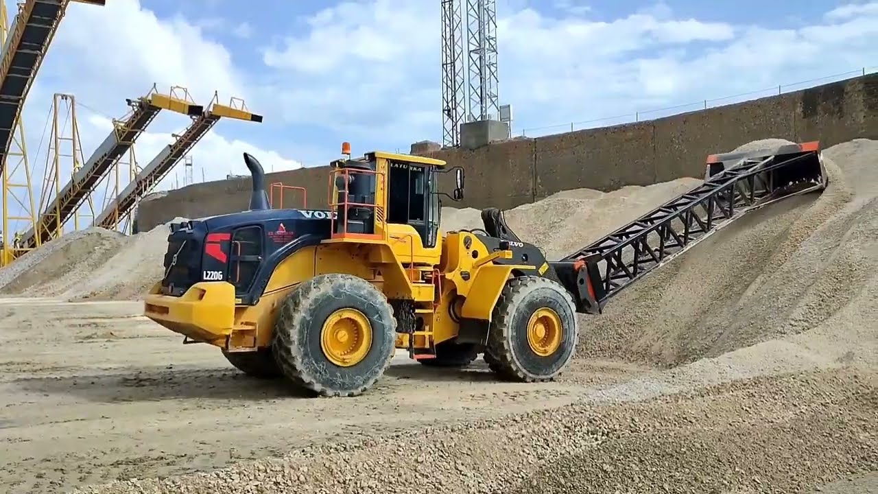 Volvos L220 G y L220 F remontando con altura 🚜