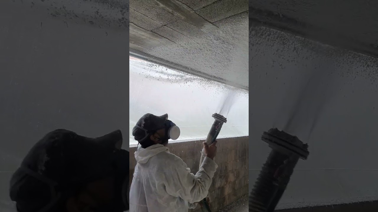 proyección de lana de roca mineral térmica en techo.