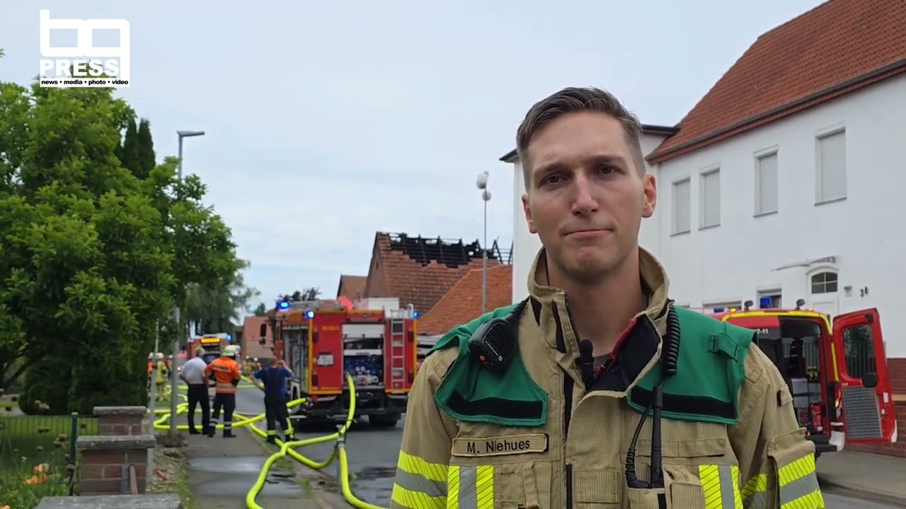 Wohnhausbrand in Neustadt am Rübenberge OT Niedernstöcken - 16 Ortsfeuerwehren im Großeinsatz.