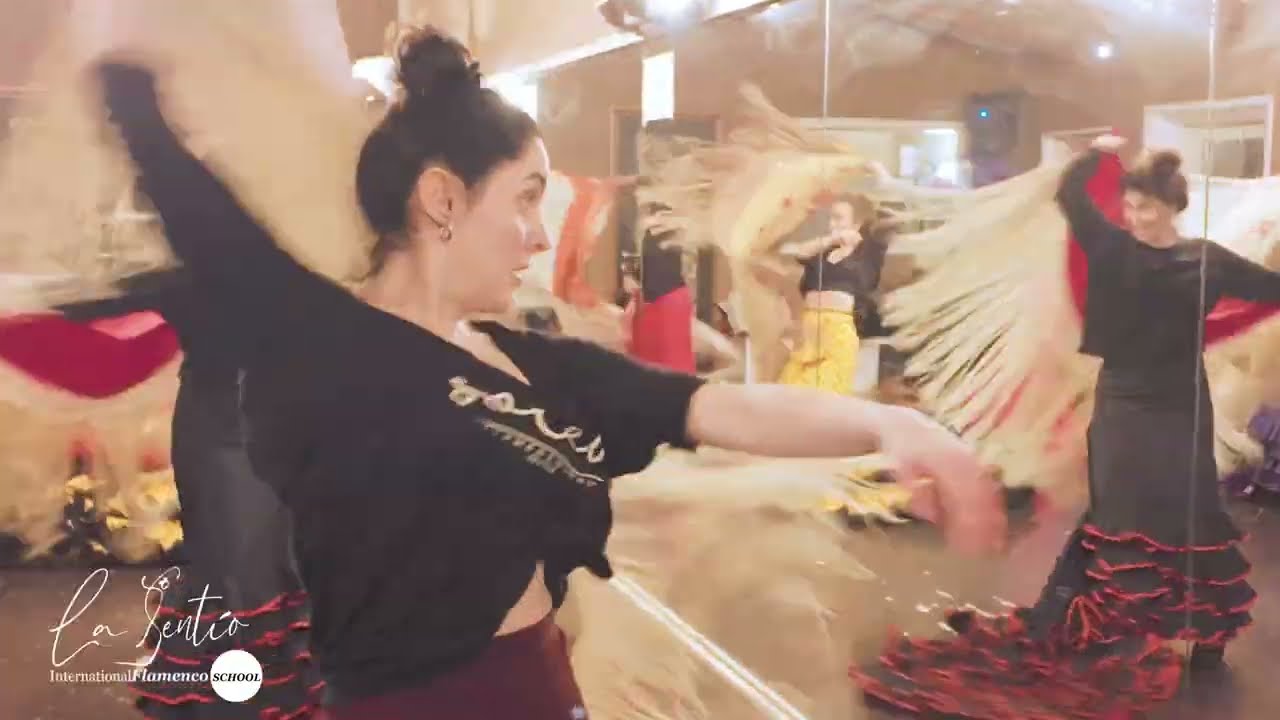 La Sentío Flamenco School | Workshop in Rome - Bata de cola & mantón class recap