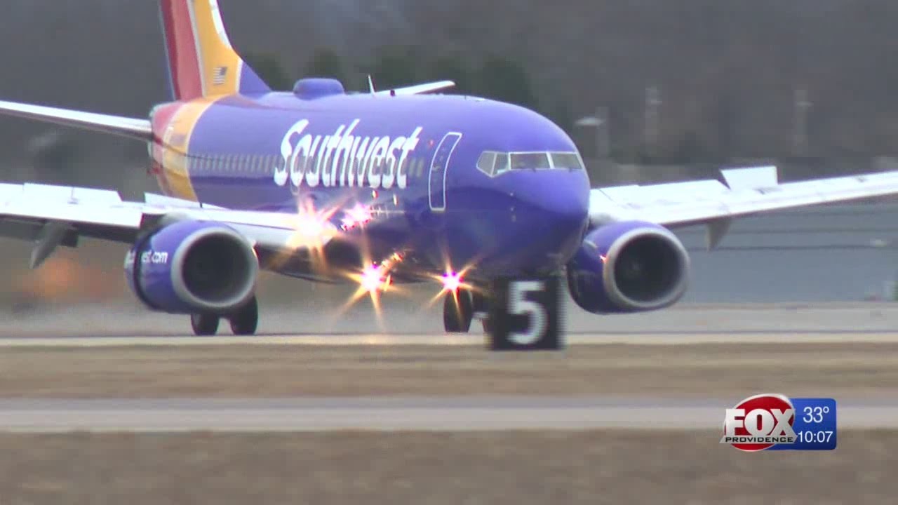 Airports, airlines take precautions preparing for winter weather