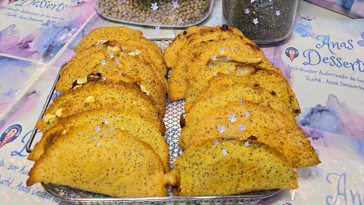 Empanadas de garbanzo con chia reyenas de jamon con queso y dulces de reyeno de babarian.