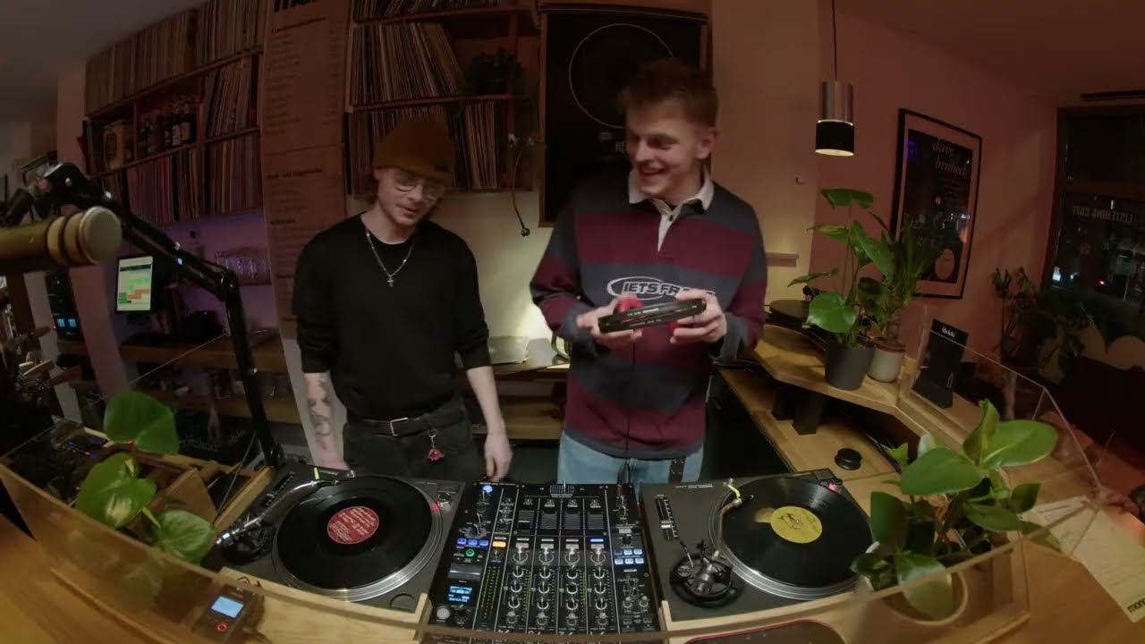mono•radio | Recycling Wax Radio w/ Kuschelmaus b2b Backz (Techno)