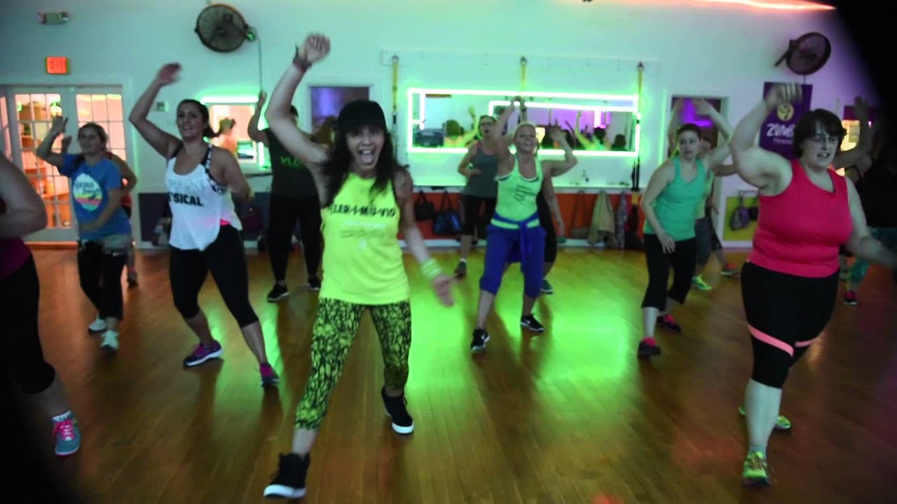 Zumba® Choreography to **Kukere** by **Iyanya**