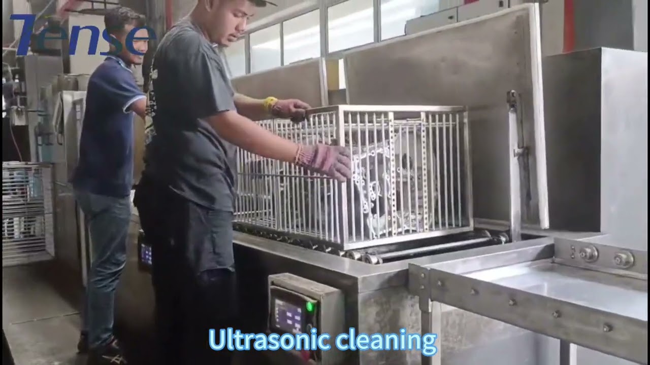 Industrial ultrasonic cleaners clean the gearbox
