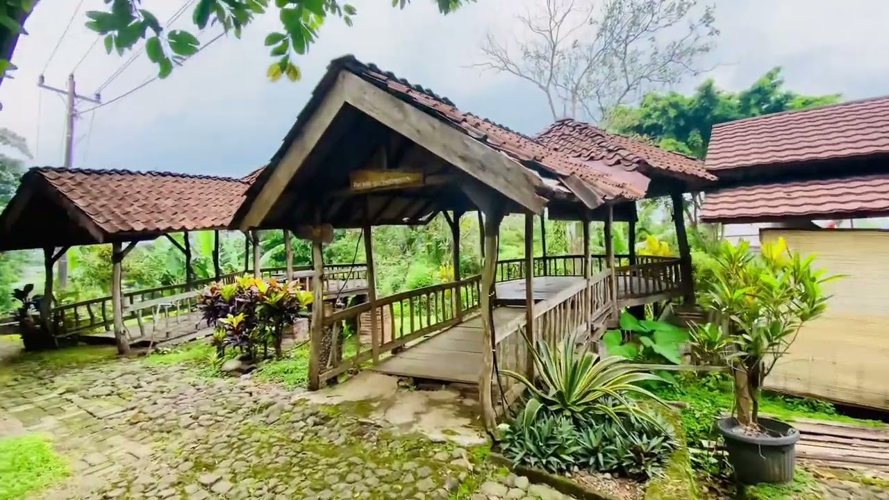 Seperti di kerajaan Majapahit ‼️Kampung Jawa Sekatul terdapat bangunan joglo kuno di kab. Kendal 