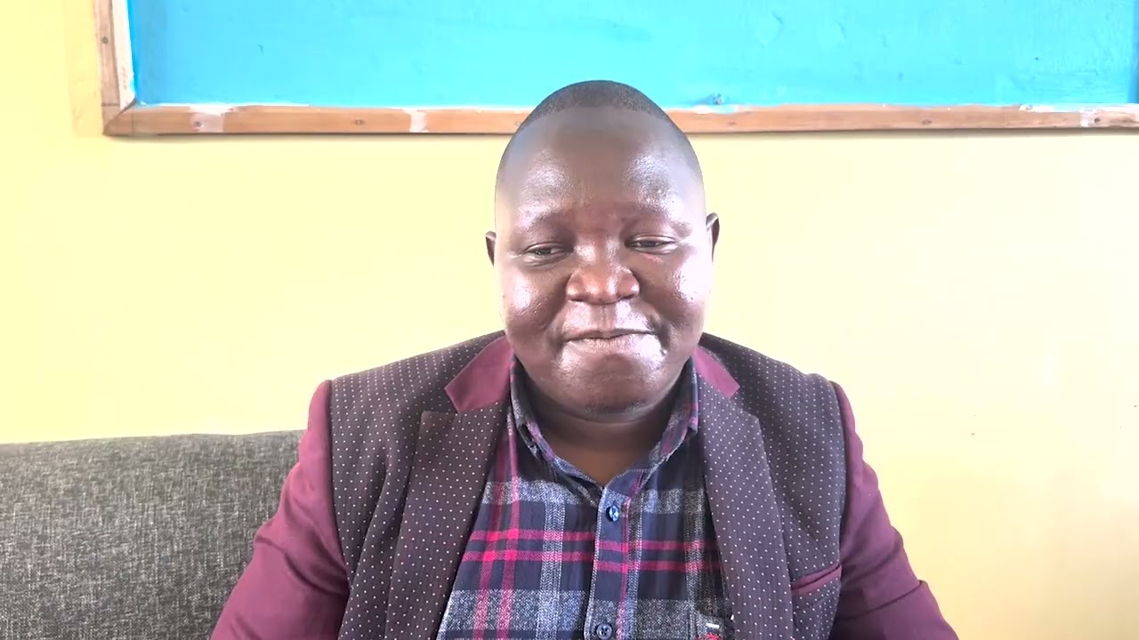 DC RORYA ATOA MSAADA WA VIFAA VYA SHULE KWA WANAFUNZI KIDATO CHA  I  AMBAO WAZAZI WAO HAWANA UWEZO
