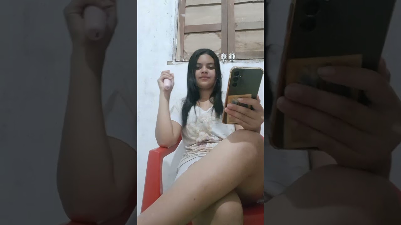 Cantora Clara Alves Cantando Quando Deus decide 