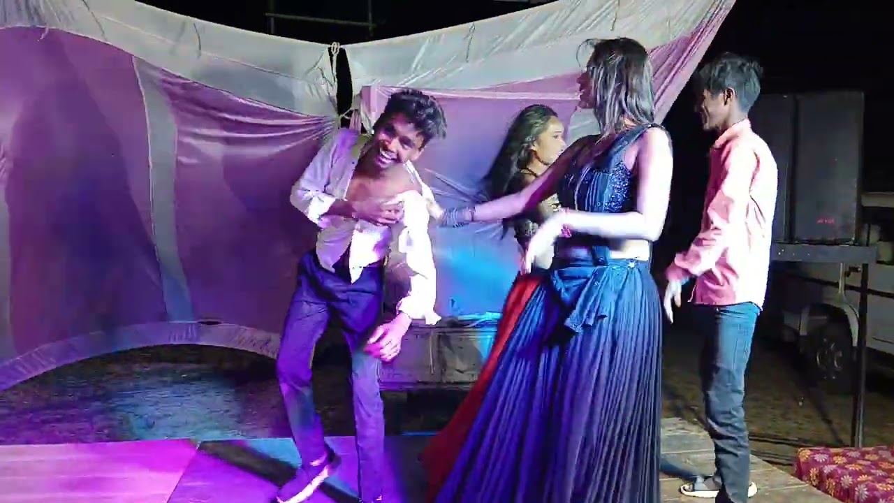 Laika apan jaan bachai ladki patak ke chadh jaaye