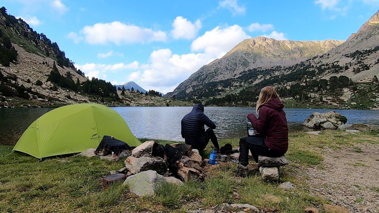Hiking and camping in the Pyrenees - Silent hiking