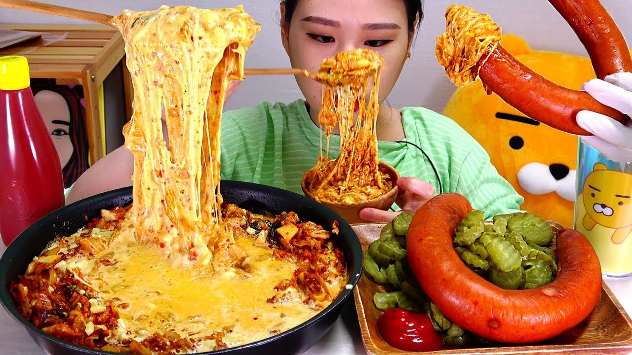 매운실비김치로 만든 크림김치볶음밥 킬바사소세지 먹방 Mukbang