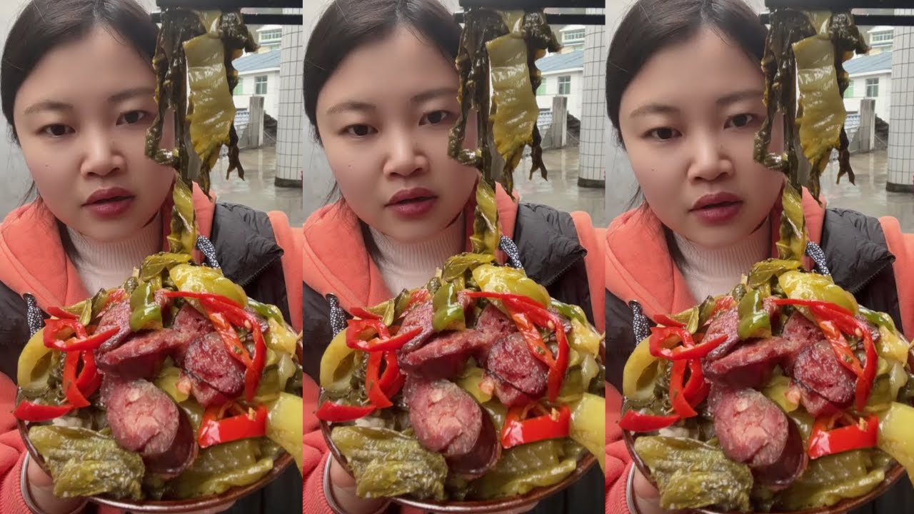 Satisfying Eating Stir-Fried Pickled Cabbage, Sausages & Vegetables | Delicious Food Show