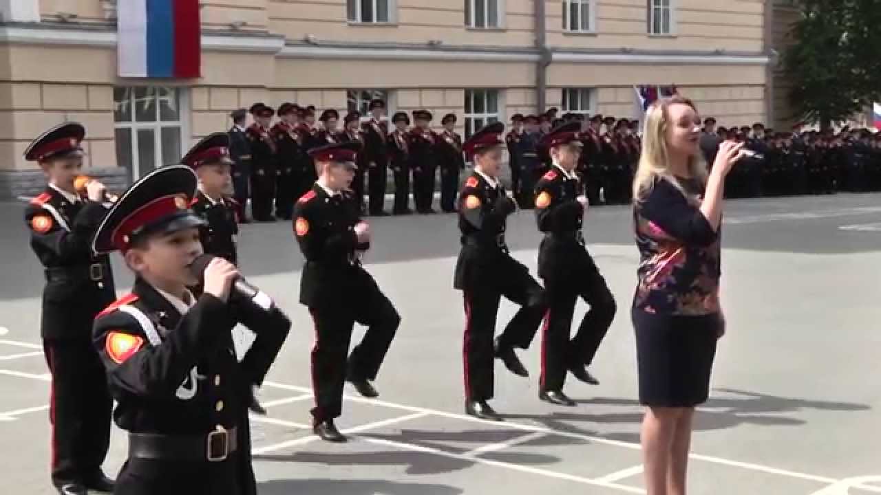 Последний звонок в СВУ. Торжественный митинг.
