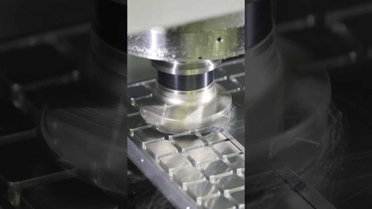 No hoses but still holding tight 😲 Machining a thin plate with a vacuum clamp 📥💨#shorts #cnc