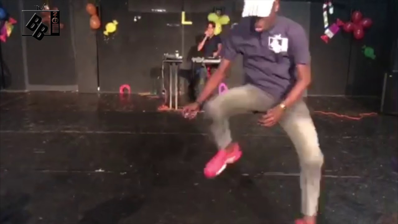 KOKITO BUBBLING TV DANCER CURA