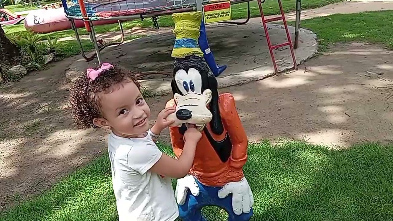 Cecília, passeando no Caipira   #baby #fazenda #zoologico #caipira