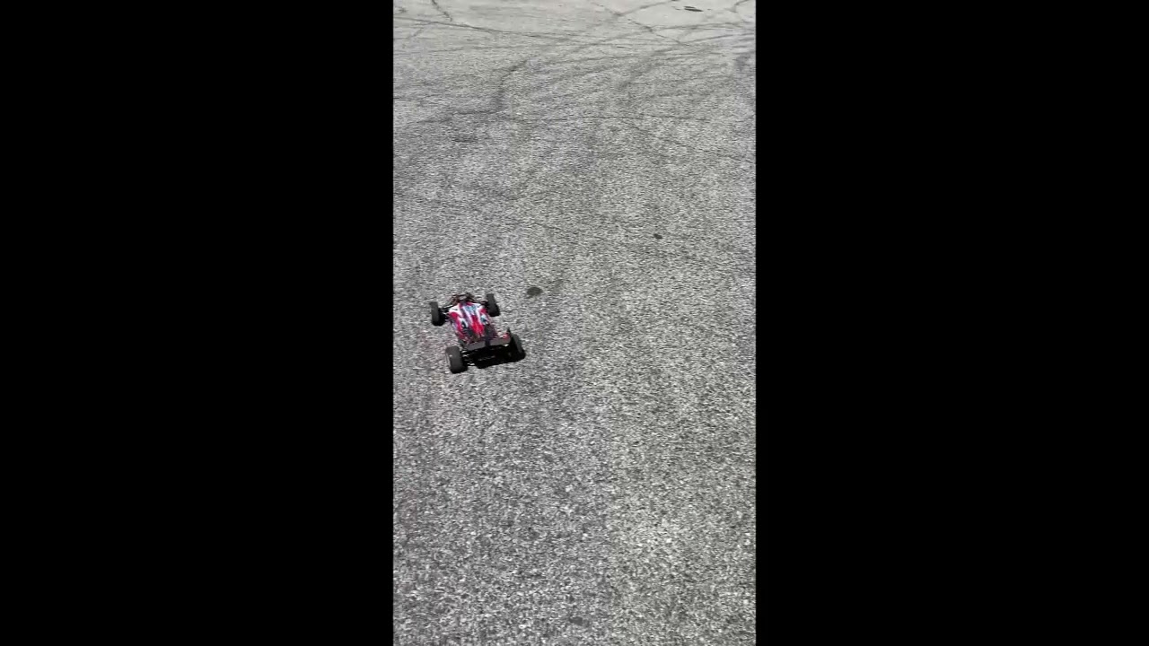 THE FIRST RUN OF WLTOYS 104001 WITH A CENTER GEARED DIFF