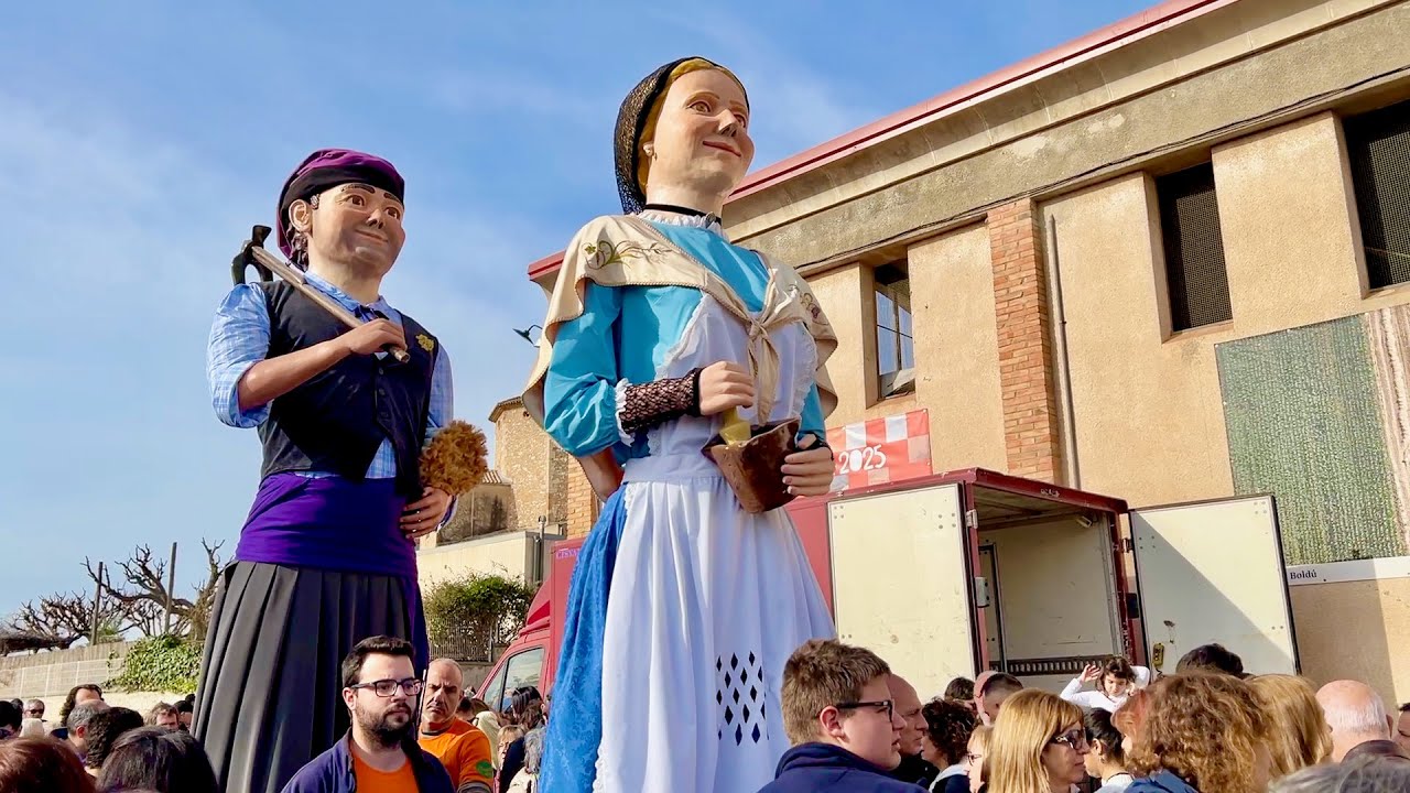 Els Gegants Antonet i Angelina i Els Capgrossos de la Calçotada CERCAVILA GRAN FESTA DE CALÇOTADA