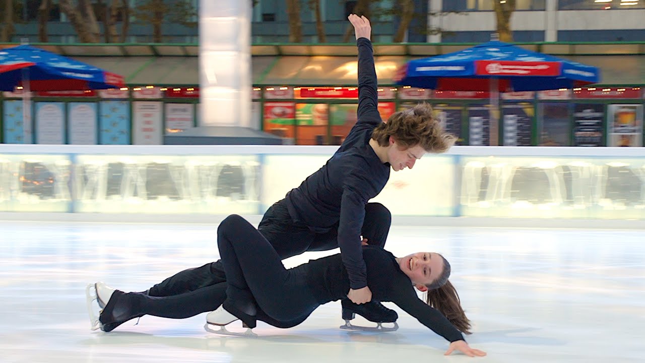Oona Brown & Gage Brown perform 