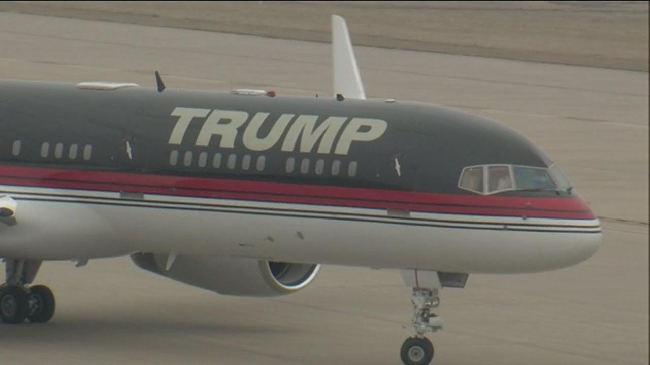 Donald Trump airplane arrives in Tulsa