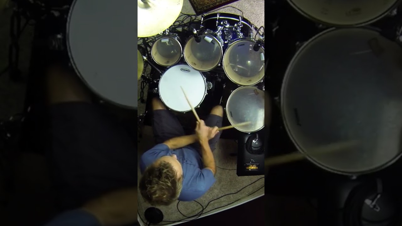 Dennis Chambers Triplet Crossover Drum Fill 