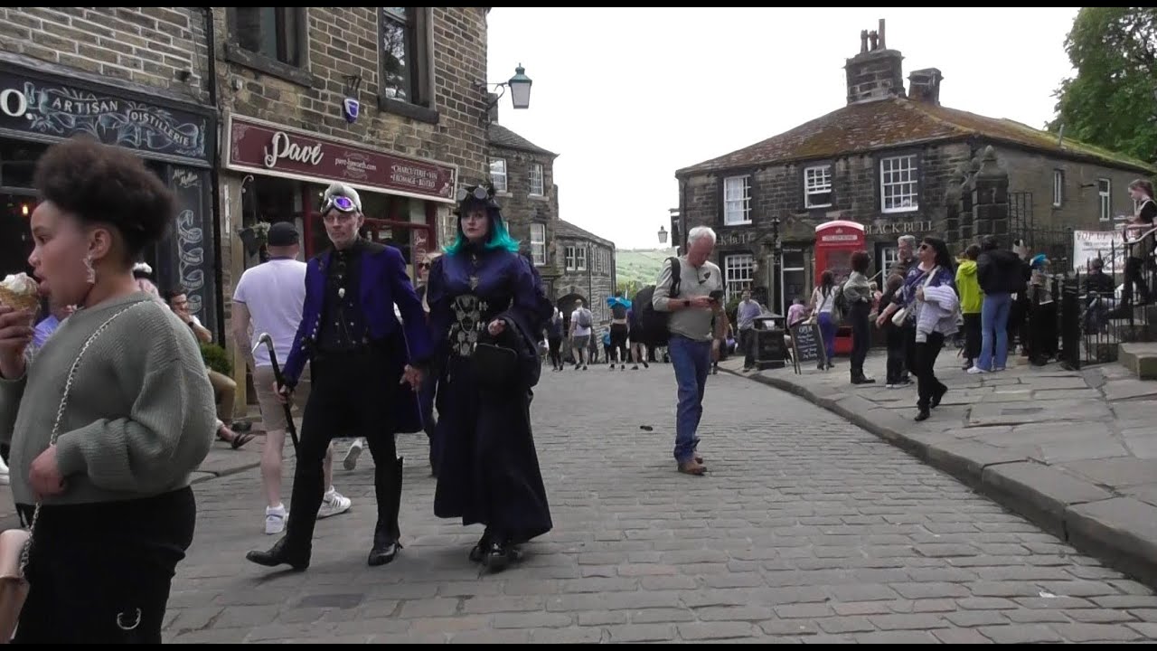 Steam Punk in Haworth at1:34pm, Sunday 5th May 2024. Please subscribe to this channel.