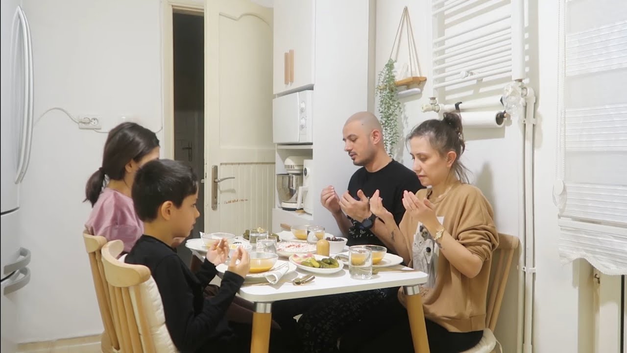 RAMAZANIN İLK SAHUR VE İLK İFTARI🤲KURU YUFKA BÖREĞİ🤌İFTAR HAZIRLIĞIM👍ÇOCUKLARIMLA SAHUR🤲ORUÇ TUTTU🥰