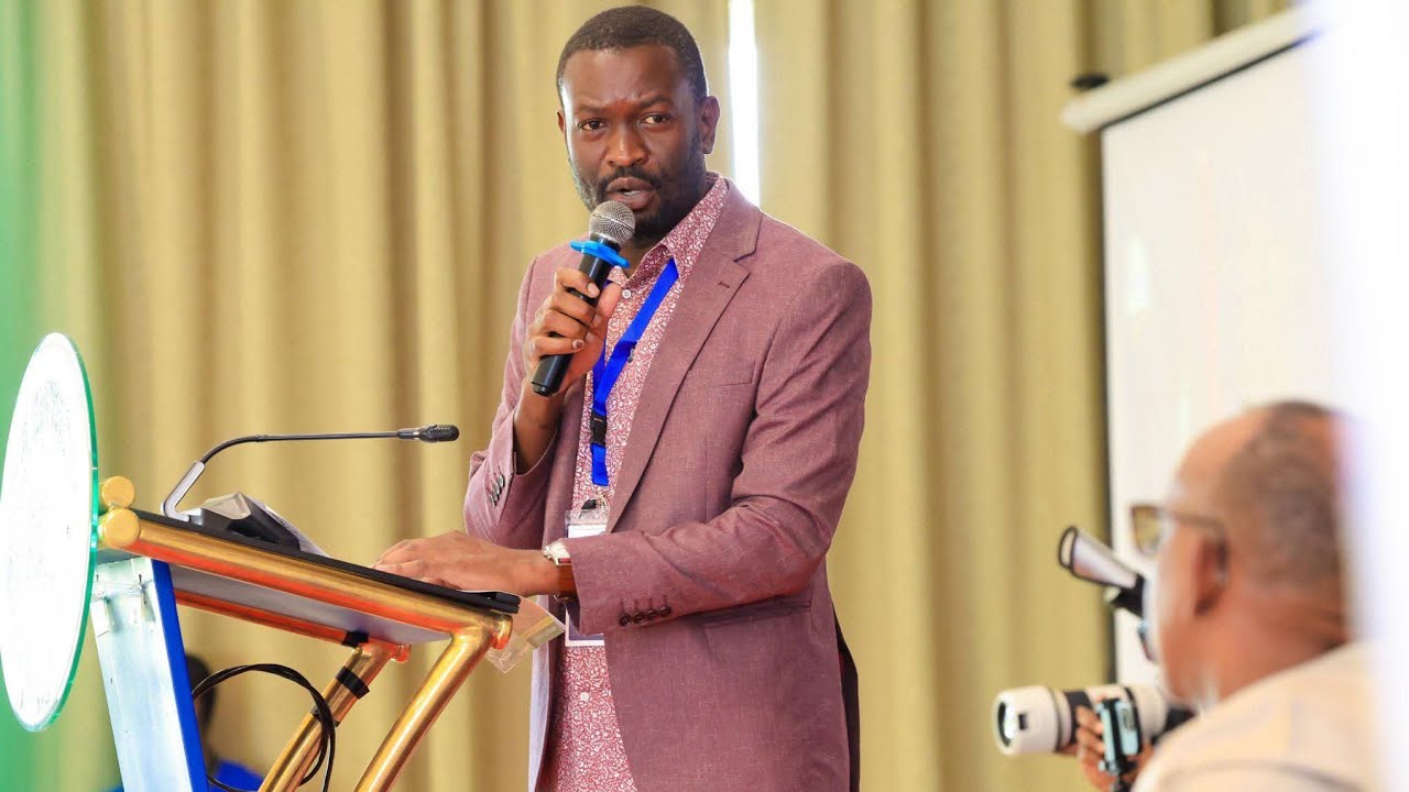EDWIN SIFUNA AND HIS TROOPS ATTEND CHURCH SERVICE IN MERU 