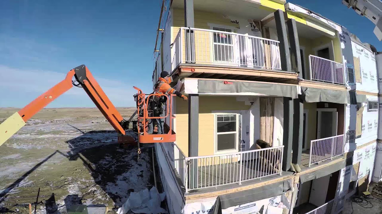 Emerald Ridge Crane Set - Modular Construction of Apartments