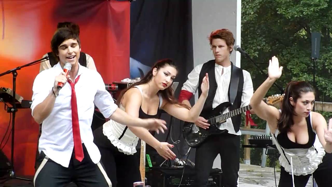 Upgrade - Eric Saade - Complete song in HQ - LIVE Ronneby Brunnspark / Brunnskvittret 2010