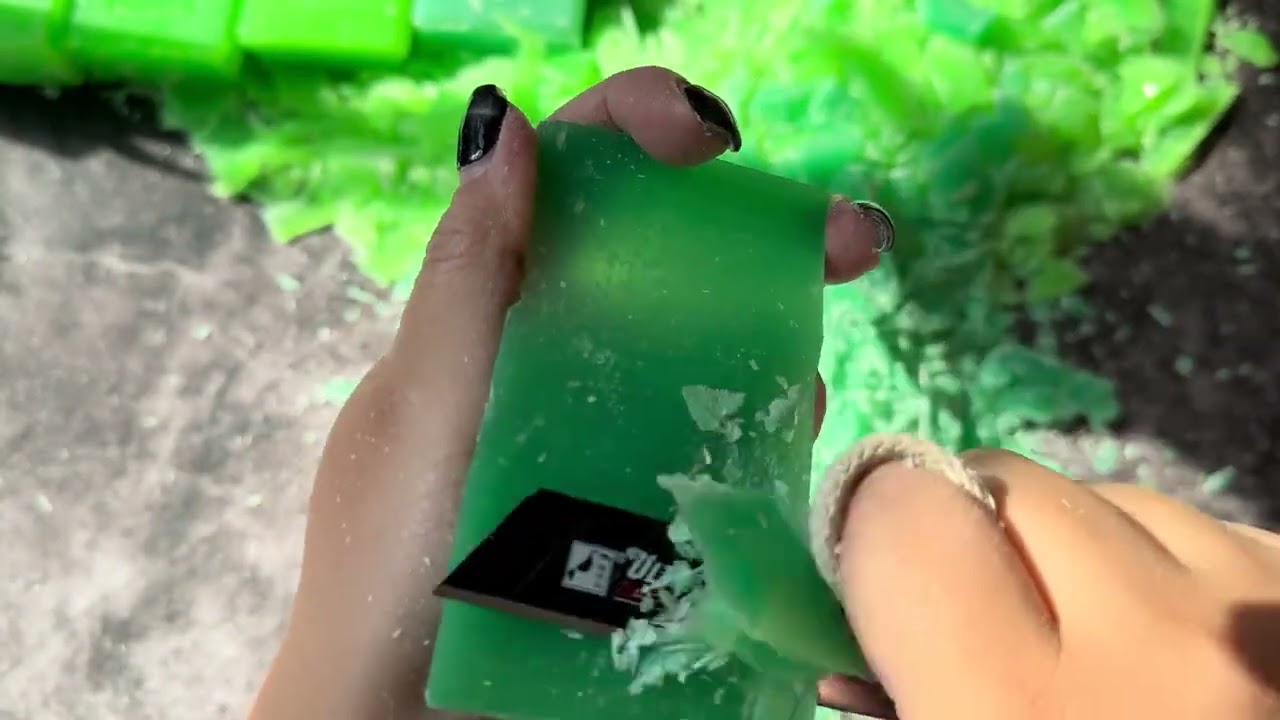 养眼的绿色肥皂 太爱了这期洗衣皂了#肥皂 #刮香皂#解压视频 #解压小玩具