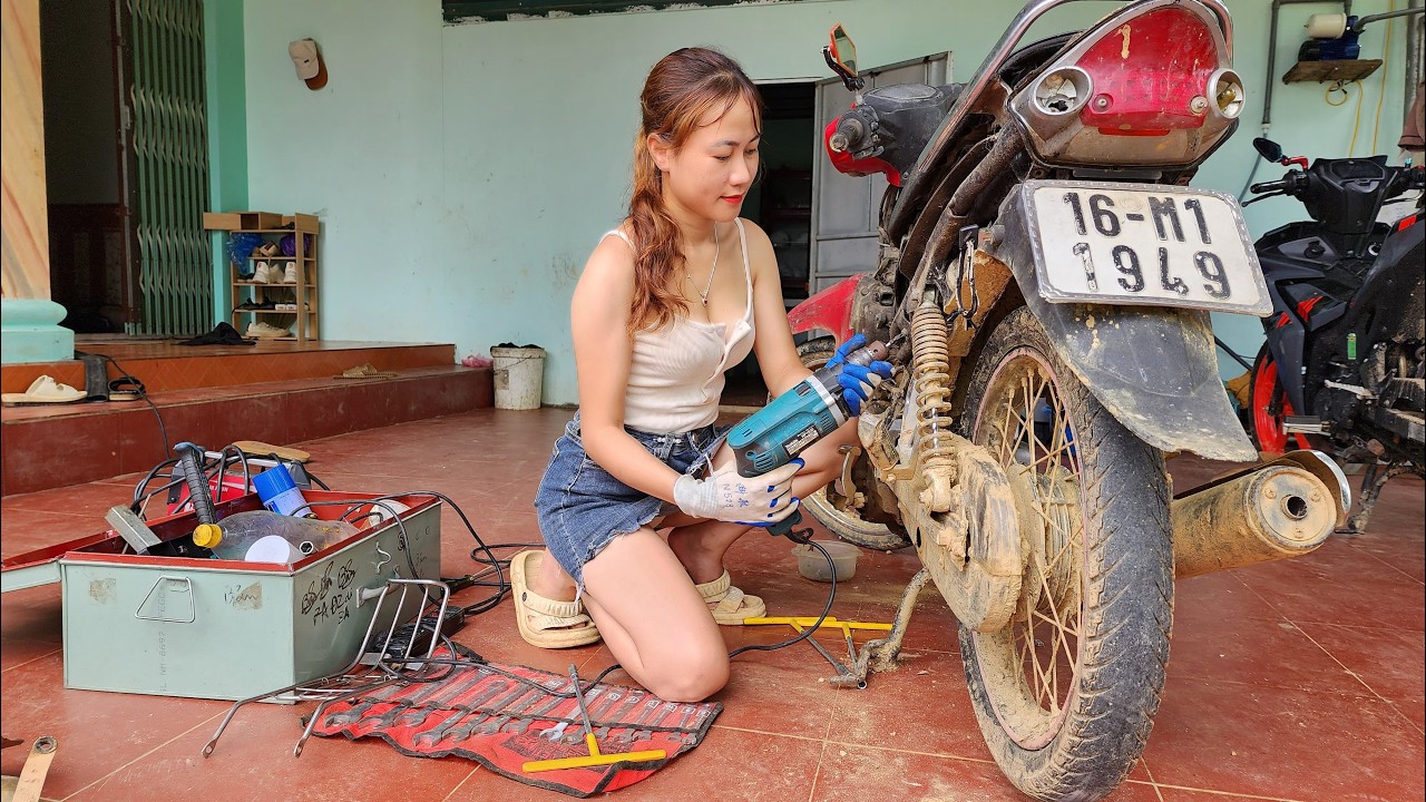 18-Year-Old Genius Girl Repairs Abandoned Motorbike Left in Ruins for Years