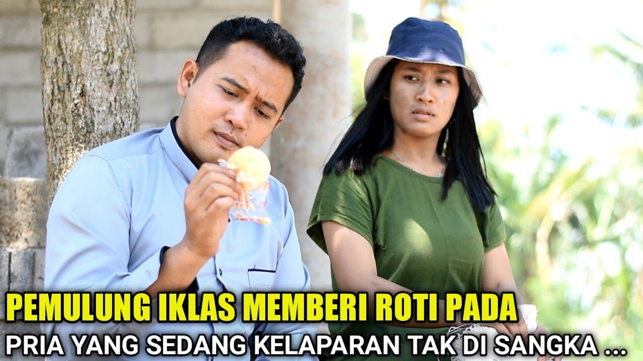 PEMULUNG INI RELA BERIKAN ROTINYA PADA PRIA YANG SEDANG KLAPARAN TAK LAMA PEMULUNG INI SYOK TERNYATA