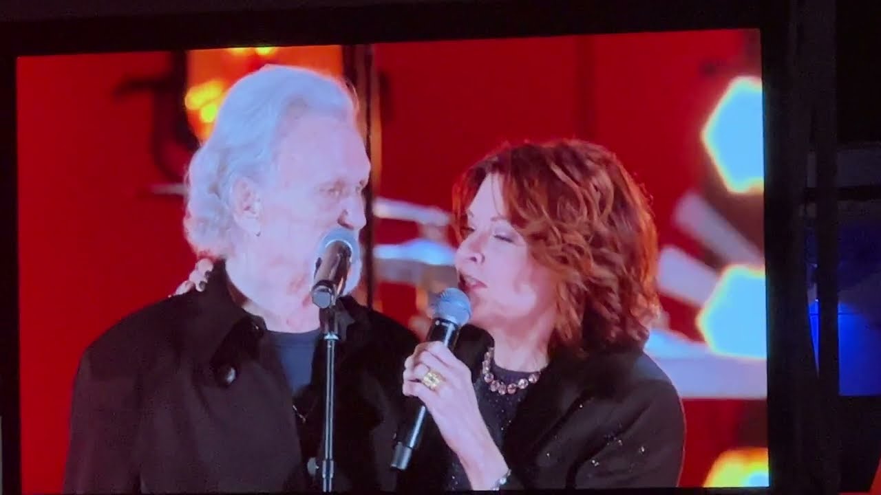 Rosanne Cash & Kriss Kristofferson at Willie Nelson 90th birthday concert Hollywood Bowl, 04.29.2023