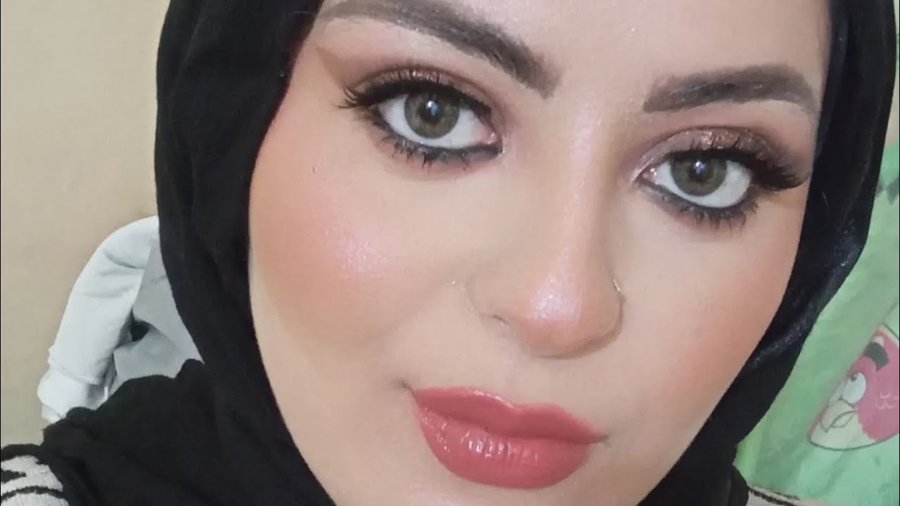 Gift by asiaabeauty by walaasamir ميك اب كت كريس بنى 