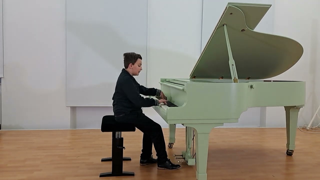 Mozart - Sonata facile KV 545 (1. Satz) Gioele Luciano Infurna 10 Jahre. Young pianist plays Mozart 