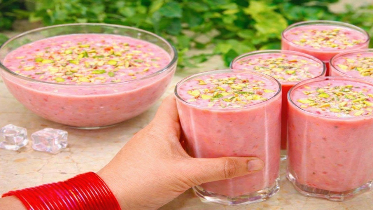 गर्मियों का सबसे ठंडा Strawberry Sharbat सिर्फ 5 मिनट में बनाएं | इतना टेस्टी कि बार-बार बनाओगे