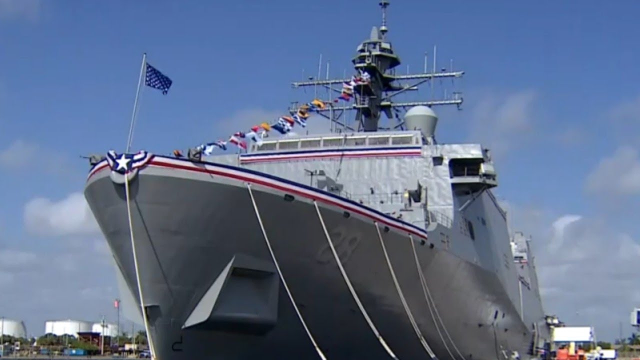 Amphibious Warship USS Fort Lauderdale.....