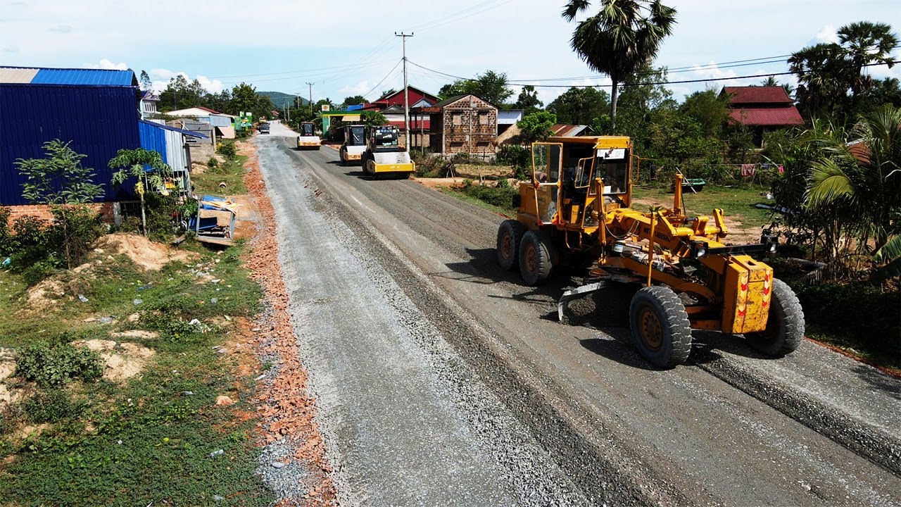 Motor Grader Building Foundation Road , New Road Construction Installing With Grader