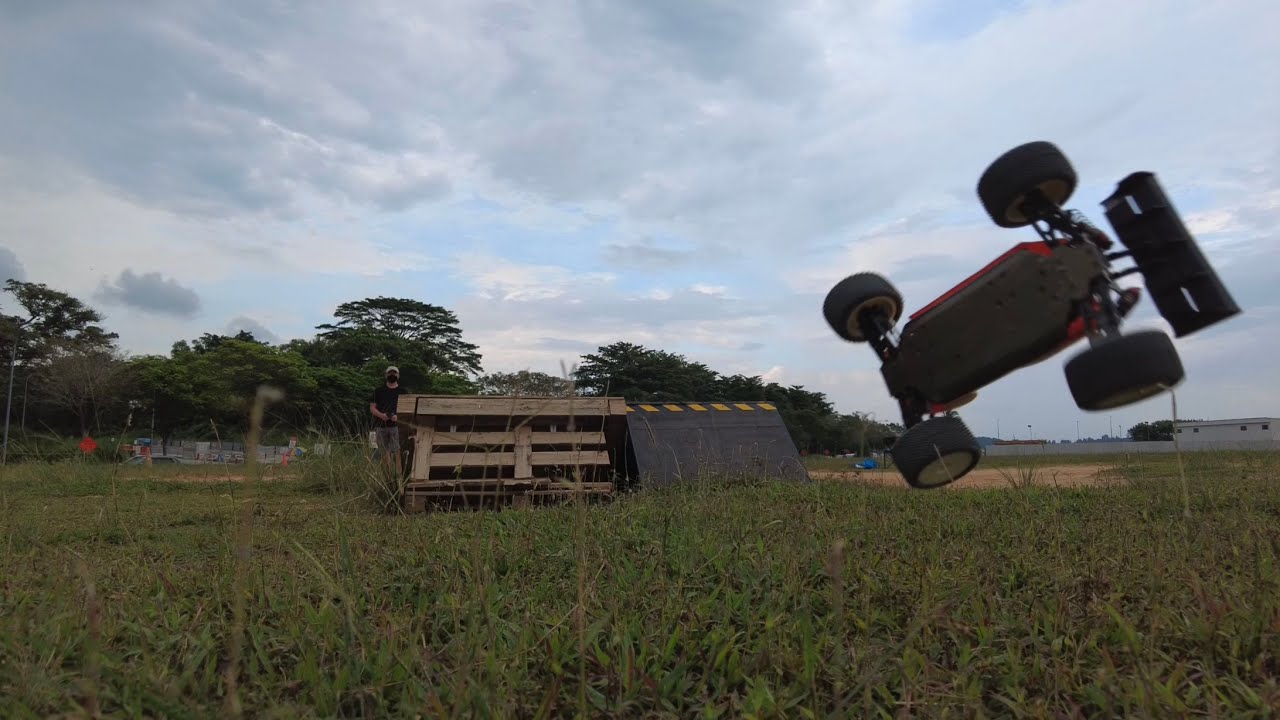 LC Racing EMB-TGHK Truggy Jumps and Durability Test