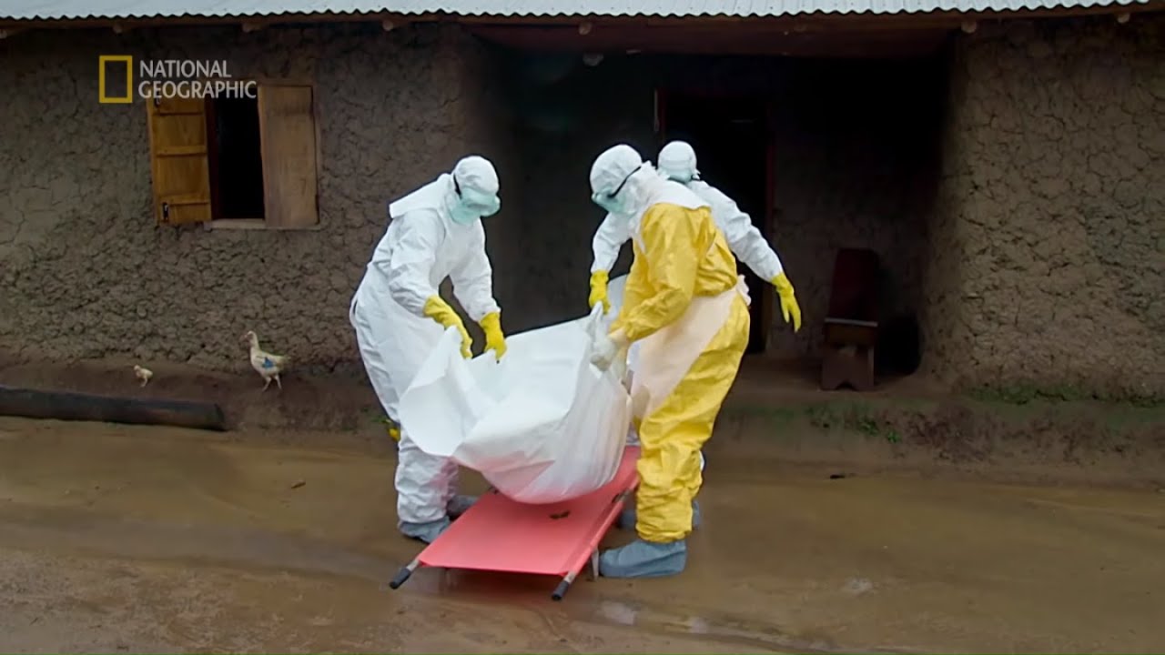 Ofiar było tak wiele, że grabarze nie nadążali z poch&oacute;wkiem [Ebola: strefa zagrożenia]