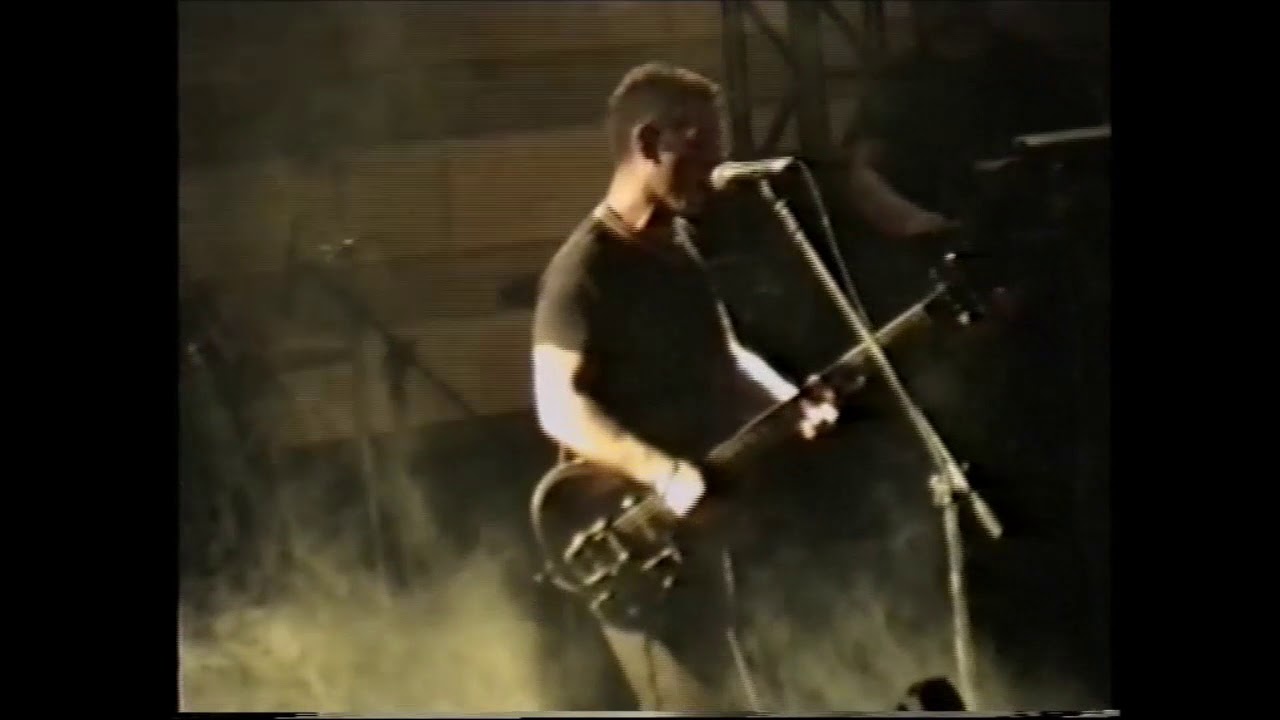 Ο ΒΑΣΙΛΙΑΣ ΤΗΣ ΣΚΟΝΗΣ - ΞΥΛΙΝΑ ΣΠΑΘΙΑ LIVE 14-9-2001 θέατρο Φοίνικα