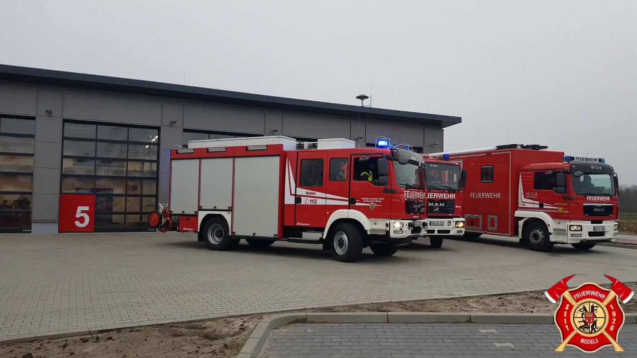 Blaulichtumzug zum neuen Feuerwehrhaus