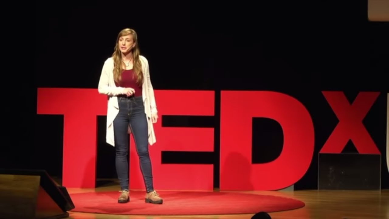 Tres preguntas y respuestas sobre la renta de garantía de ingresos | Lucía Gorjón | TEDxUDeusto