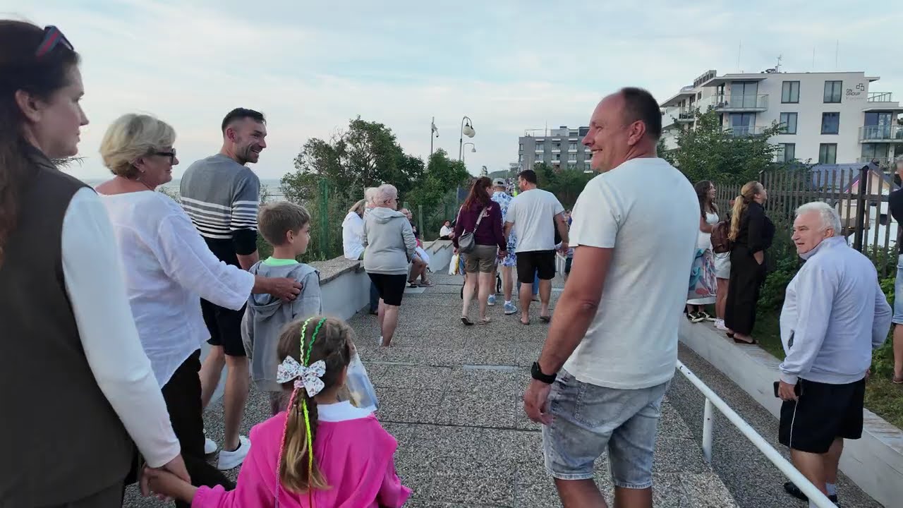 Mielno - jesteśmy na promenadzie - Tu jest raj dla turystów | Lato 2025 [4K]