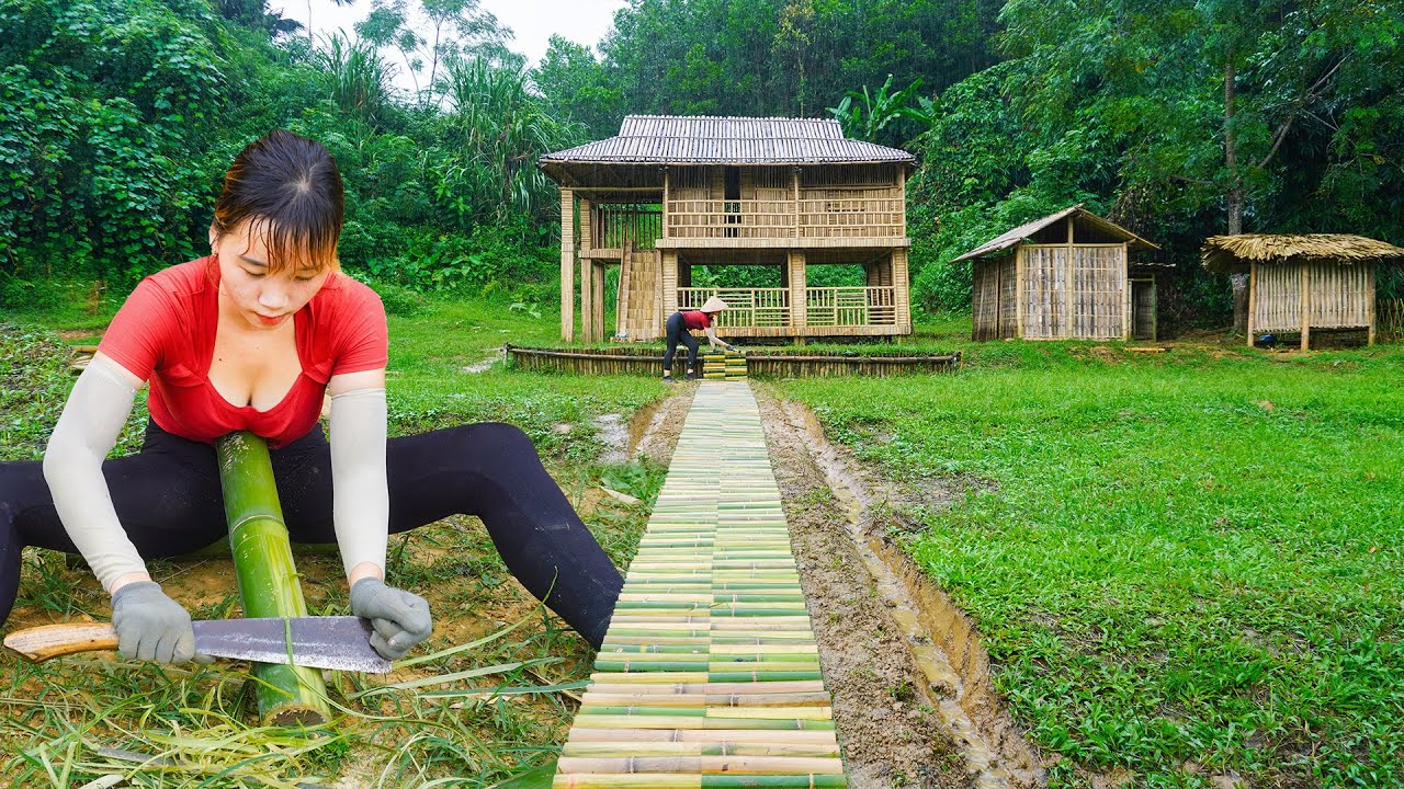 Building A Bamboo Road From Gate To 2-story House /Life Leave The Noisy City To The Countryside