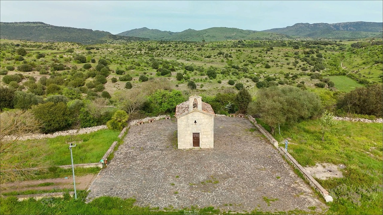 Santa Maria de s'Ispidale a Romana | Antica Chiesa Romanica della Sardegna (drone 4k)