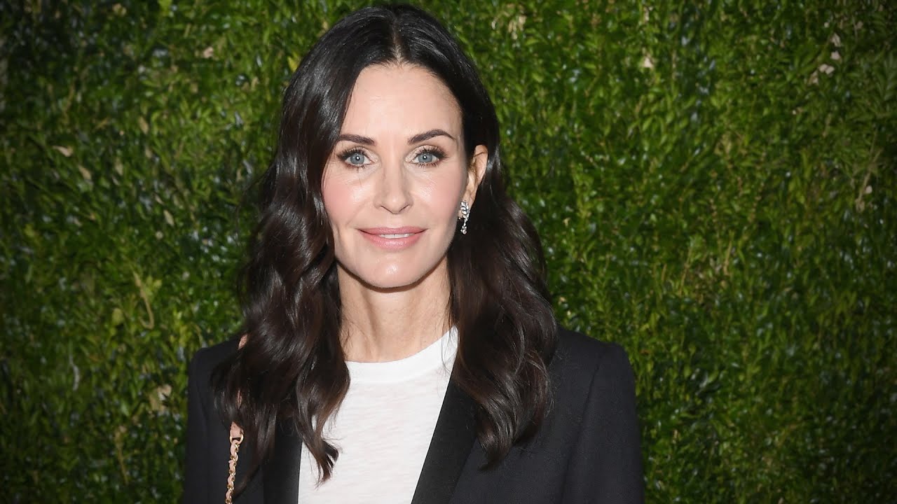 Why Courteney Cox Is Binge-Watching 'Friends' During Quarantine