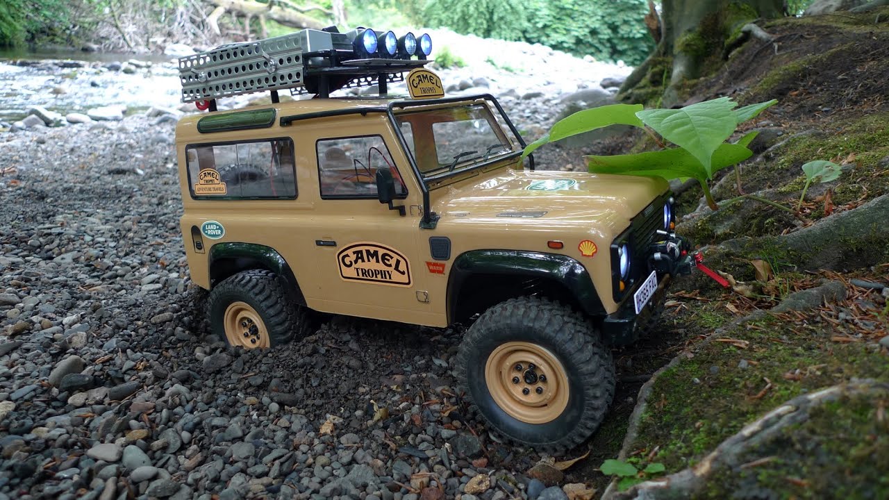Land Rover Defender 90; Camel Trophy; Tamiya + MST CMX