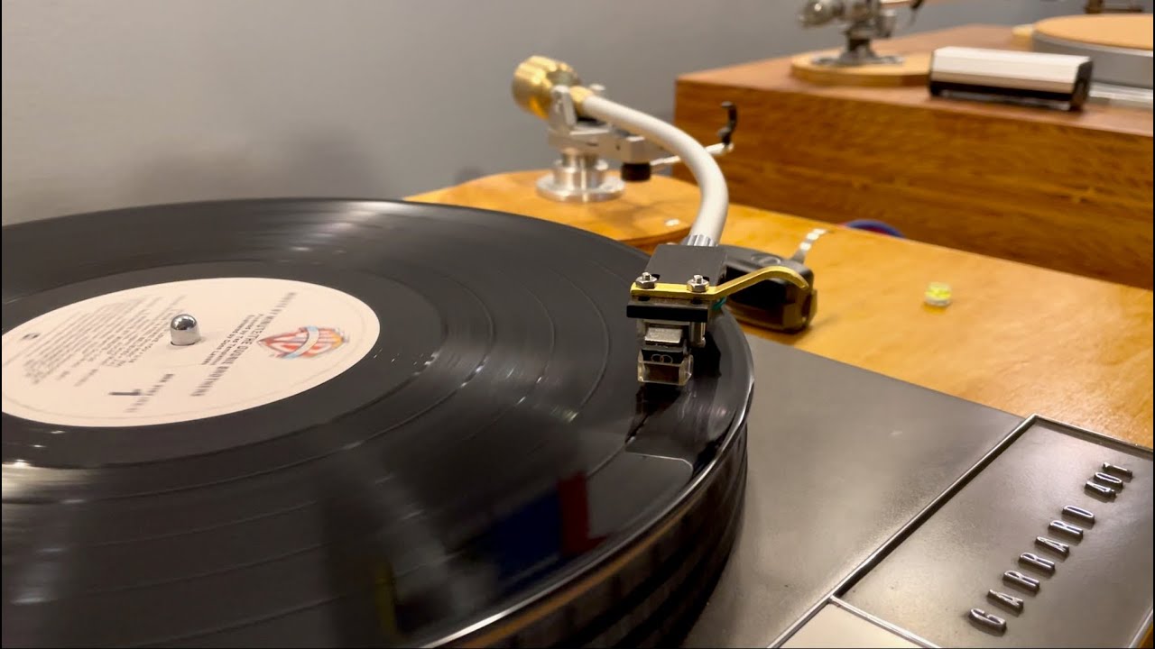 What a Fool Believes - The Doobie Brothers tracked by an Entré EC-25ST MC phono cartridge